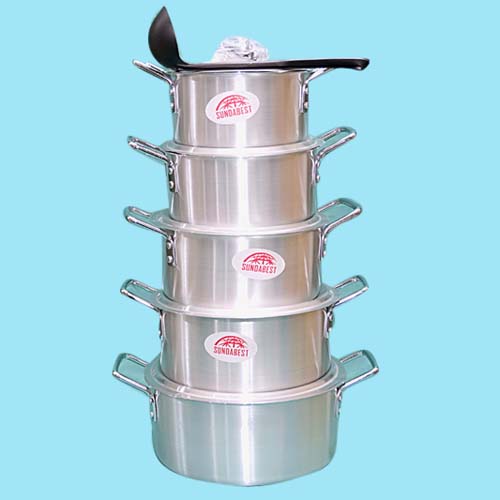 CASSEROLE EN ALUMINIUM SUNDABEST 5 PIECES  + 1 LOUCHE