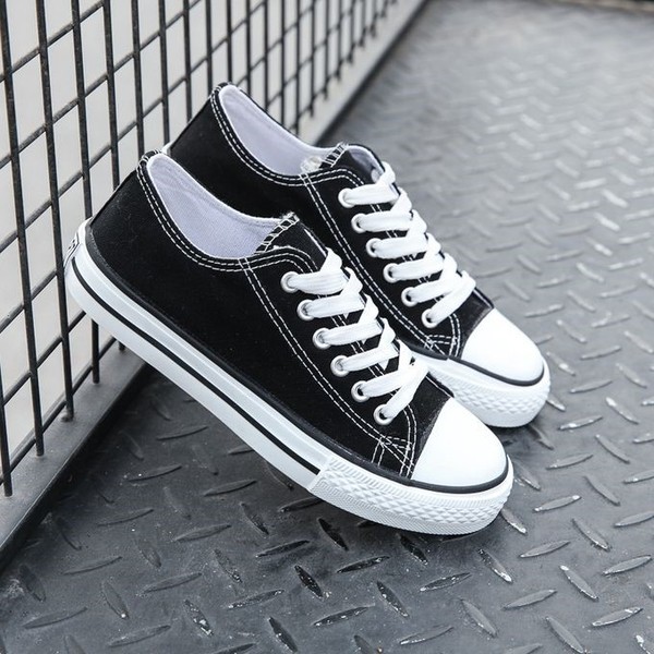 CHAUSSURES EN TOILE NOIRES POUR FEMMES