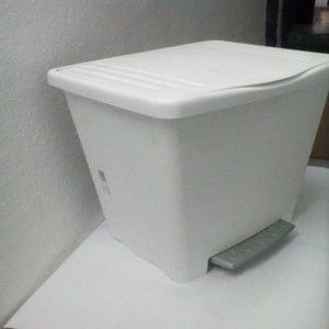 POUBELLE TATAY 20L A PEDALE EN PLASTIQUE